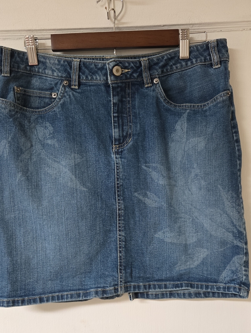 Life Is Good Denim Blue Leaf Print Women's Jean Skirt 8